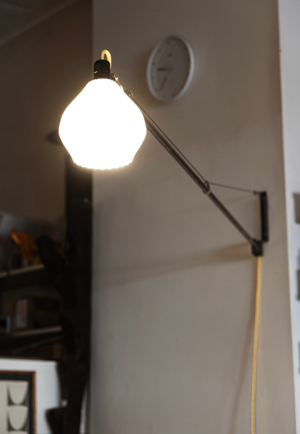 Cantilever Light