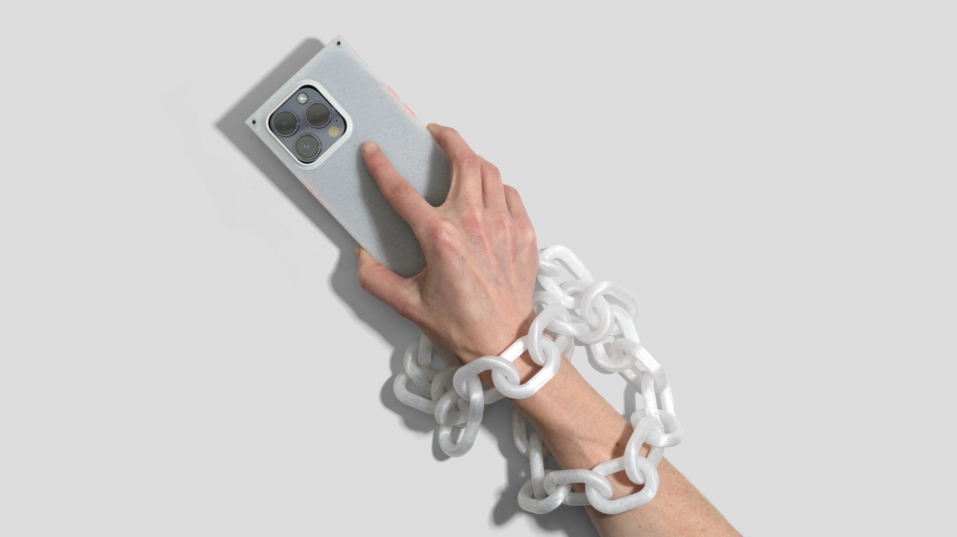 iPhone chain case